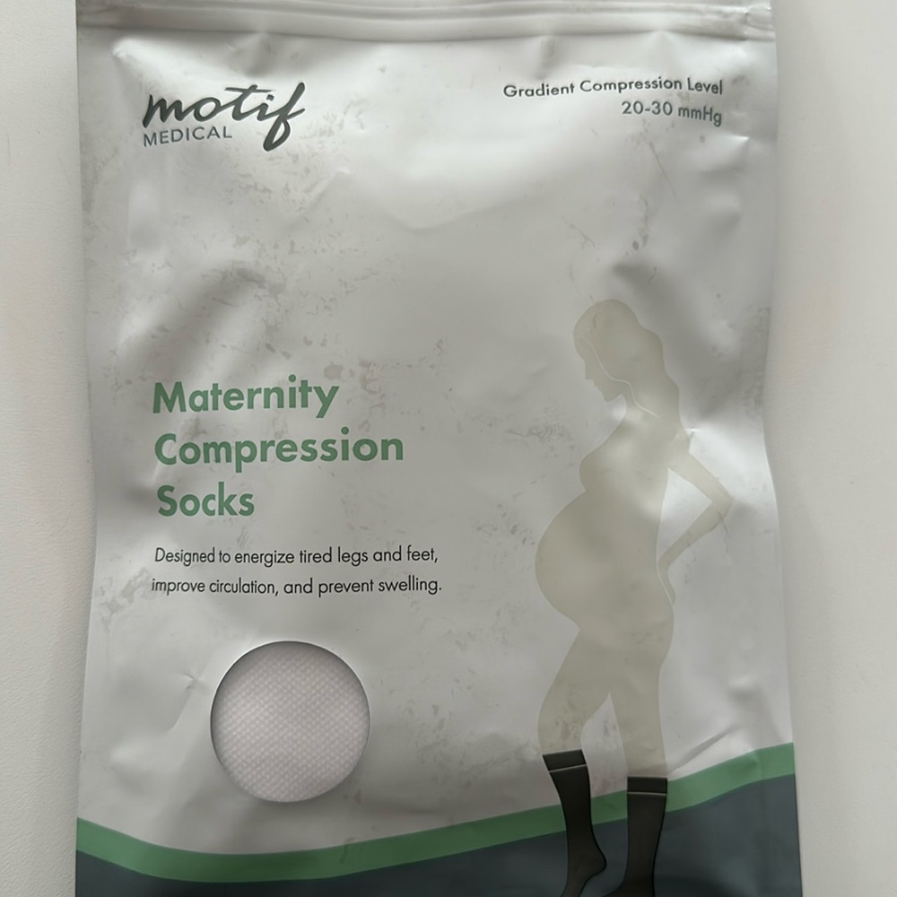 Maternity Compression Socks by Motif
20-30 mmHg size medium white/grey